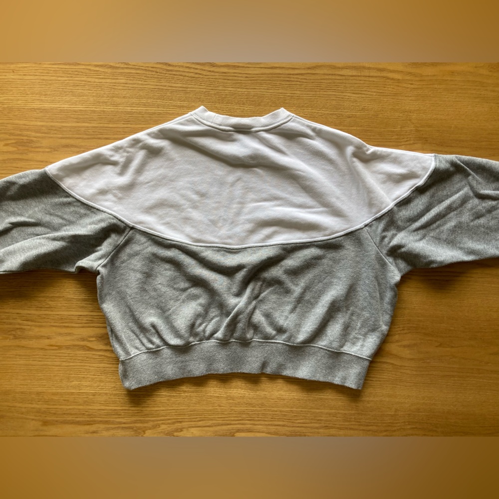 NIKE - White and Grey Cropped Crew Neck Sweatshirt - Picture 3 of 5